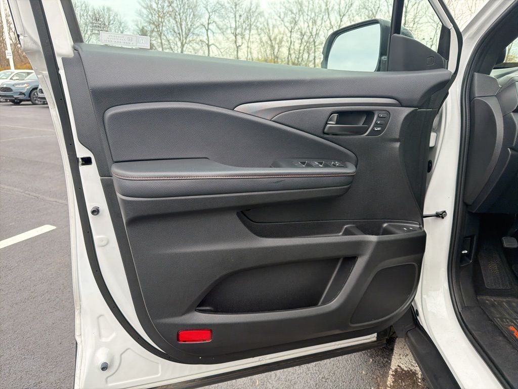 Thumbnail: 2023 Honda Passport - 19