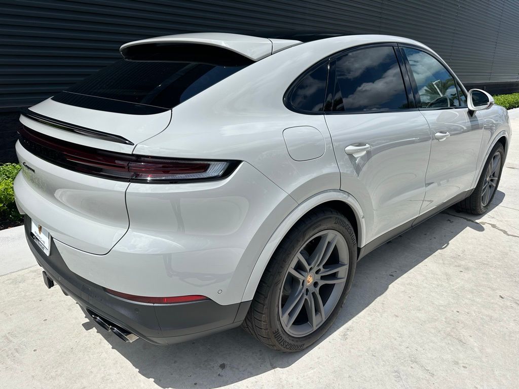 Thumbnail: 2025 Porsche  - 9