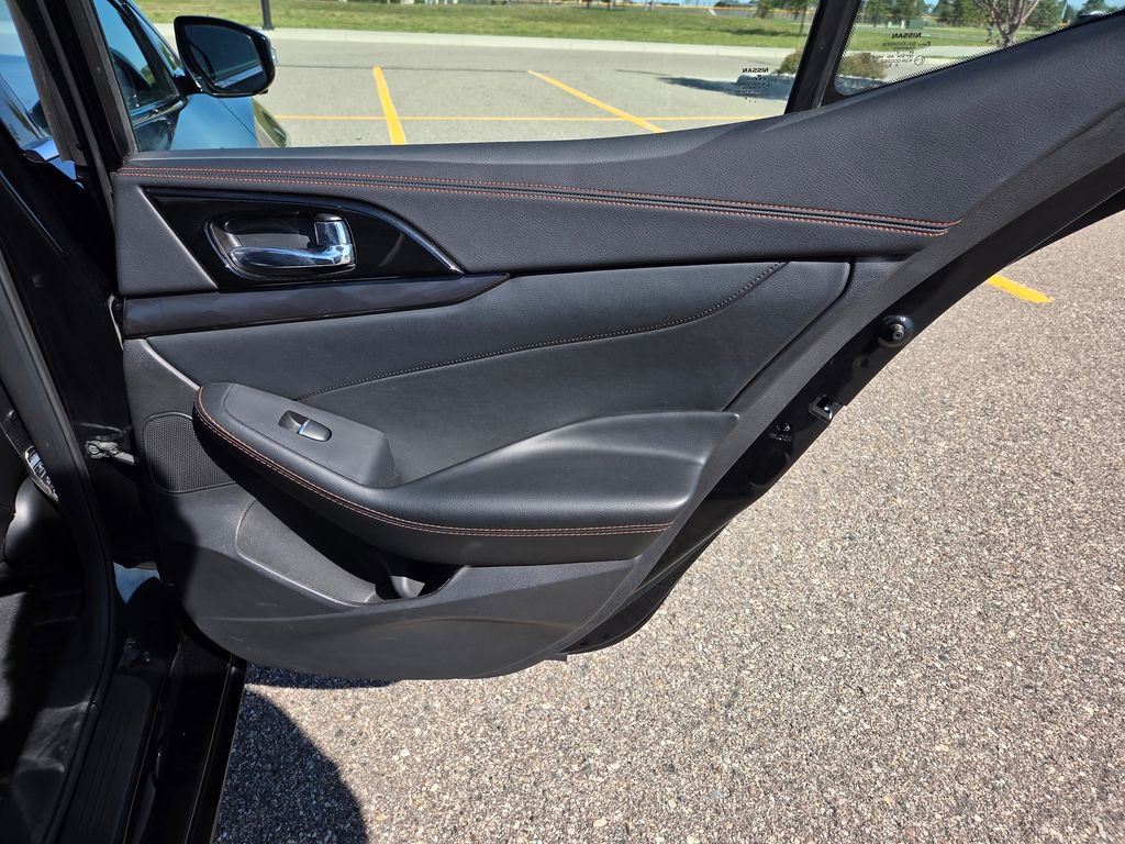 2023 Nissan Maxima SR