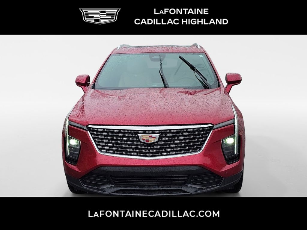 2024 Cadillac XT4 Luxury 2