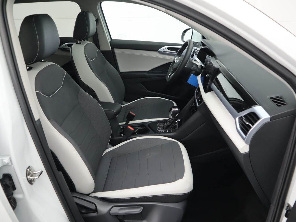 Thumbnail: 2025 Volkswagen Taos - 20