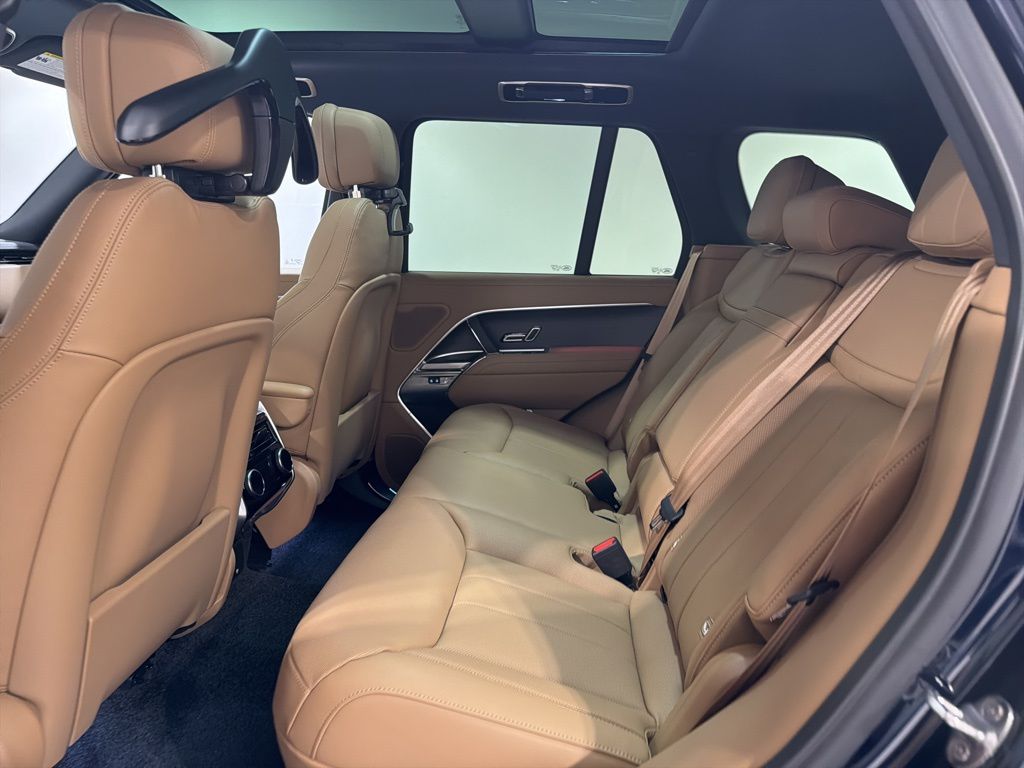New 2026  Land Rover P550e SE SWB image 21