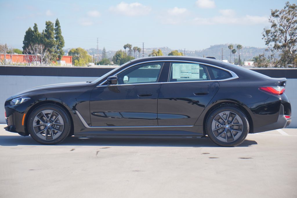 Thumbnail: 2026 BMW i4 - 4