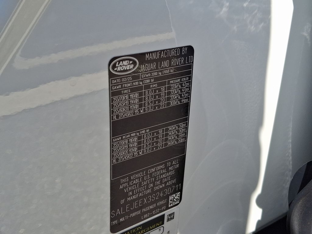 2025 Land Rover Defender 110 19
