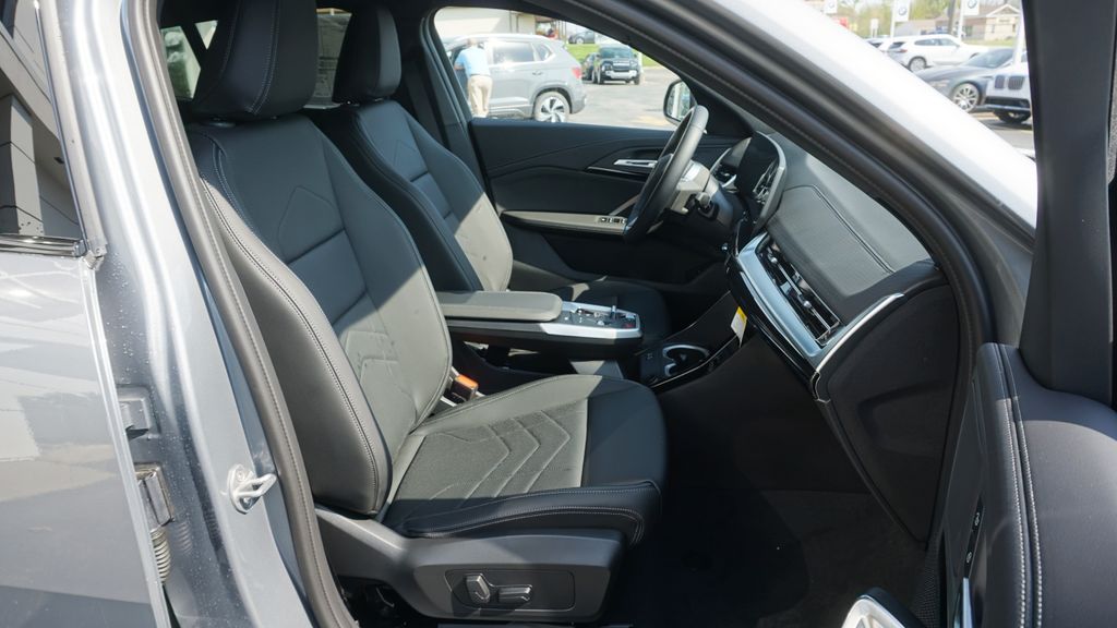 2026 BMW X2 28i - Photo 10
