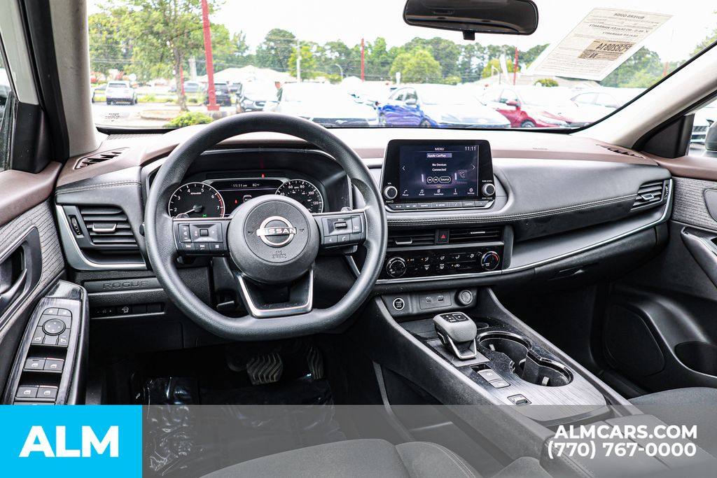 Used 2023 White Nissan S image 27