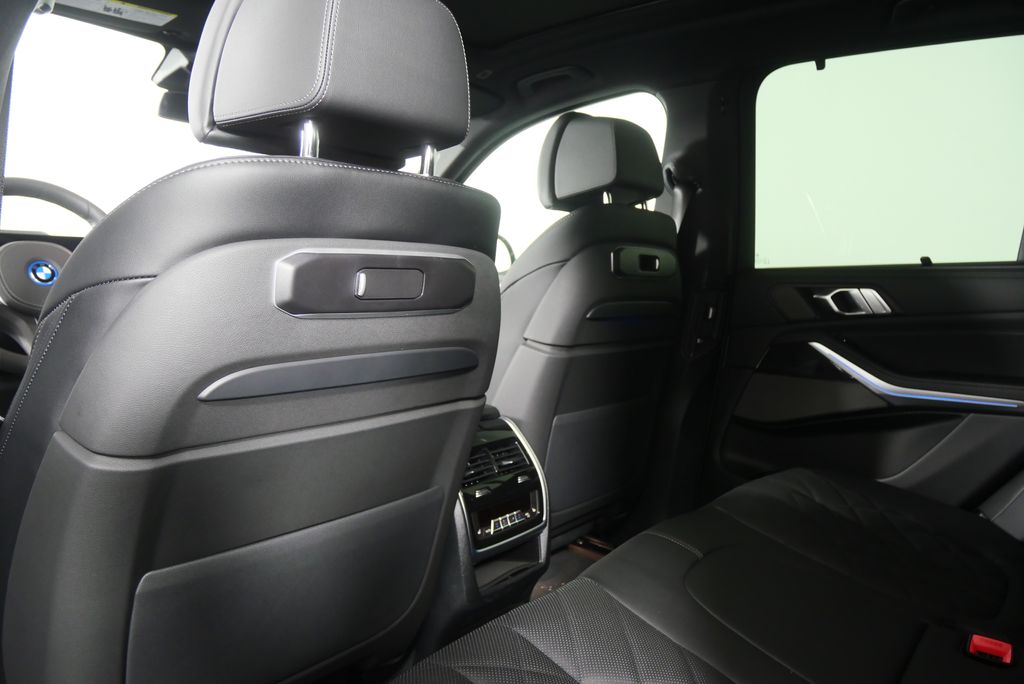 Thumbnail: 2026 BMW X5 - 16