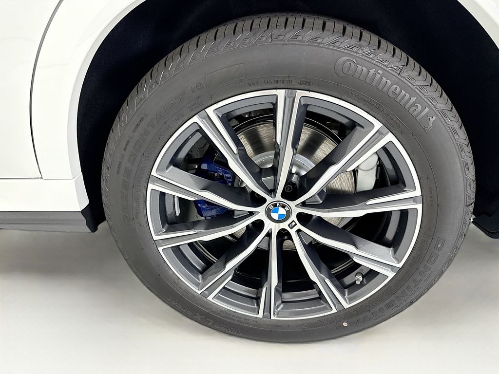 Thumbnail: 2027 BMW X6 - 30