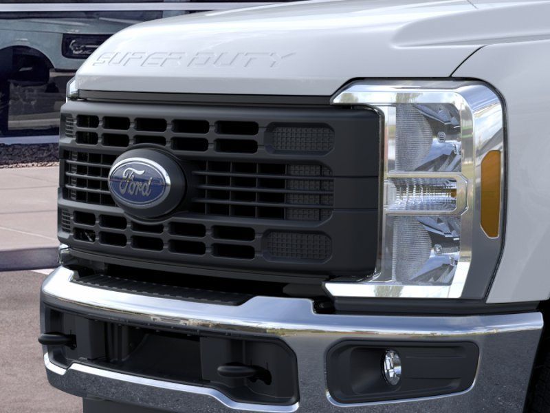 New 2026 Oxford White Ford XL image 17