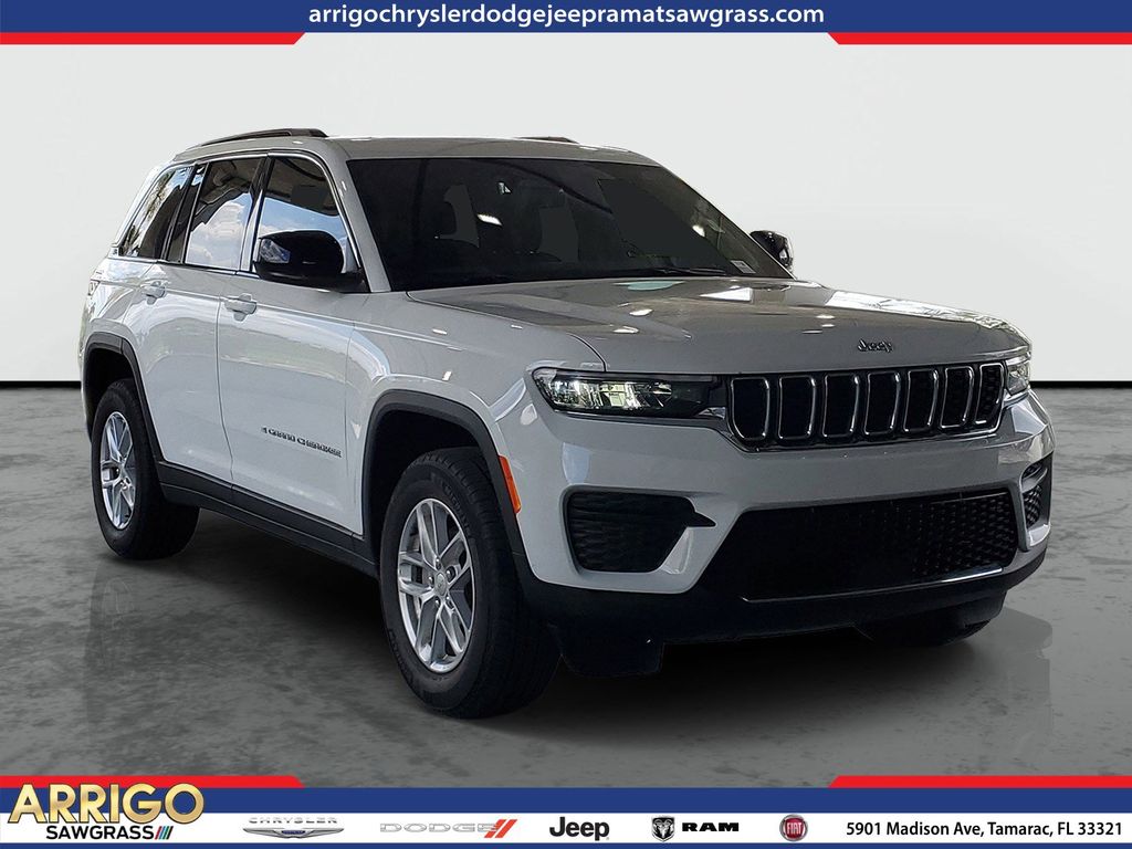 2026 Jeep Grand Cherokee Laredo