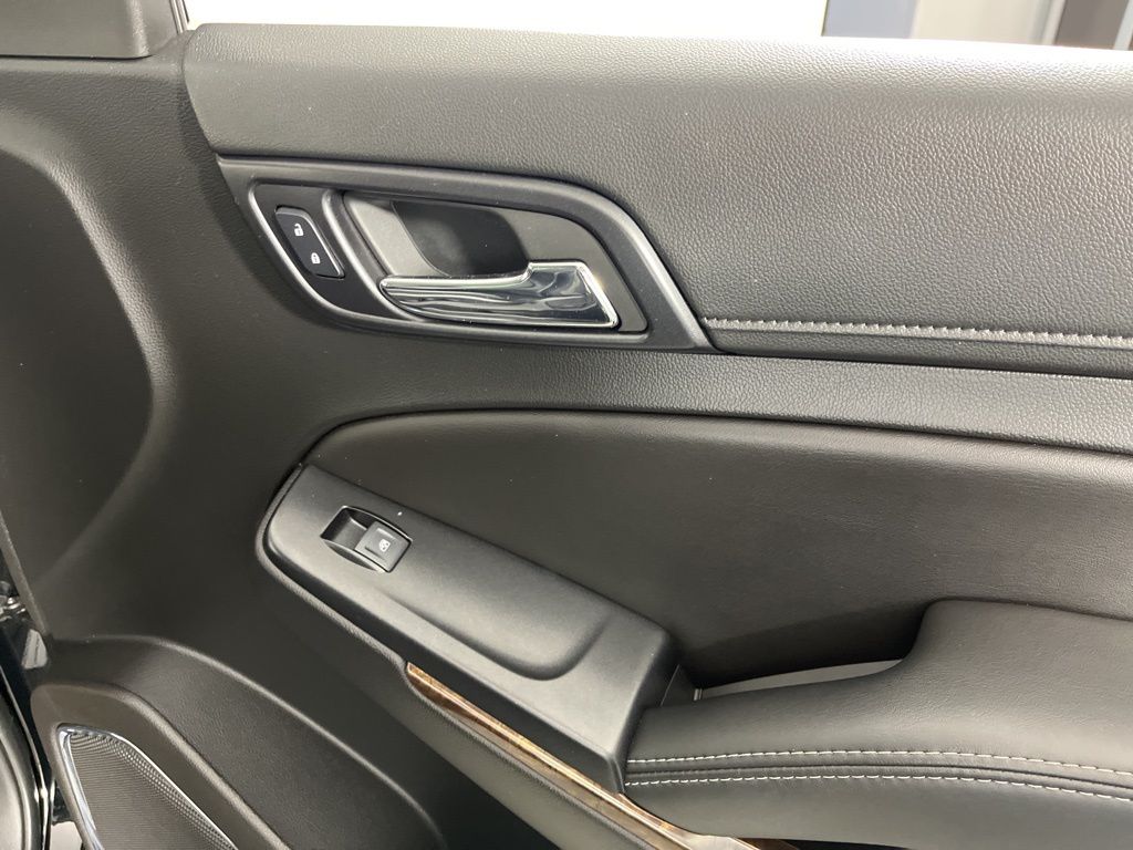 Thumbnail: 2018 Chevrolet Tahoe - 10