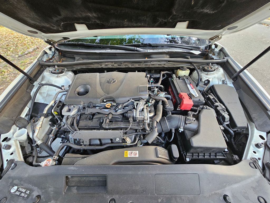 2018 Toyota Camry SE 11