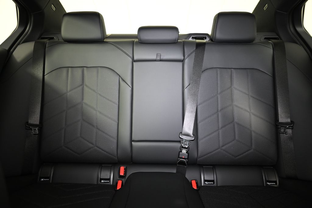 Thumbnail: 2026 BMW 5 Series - 25