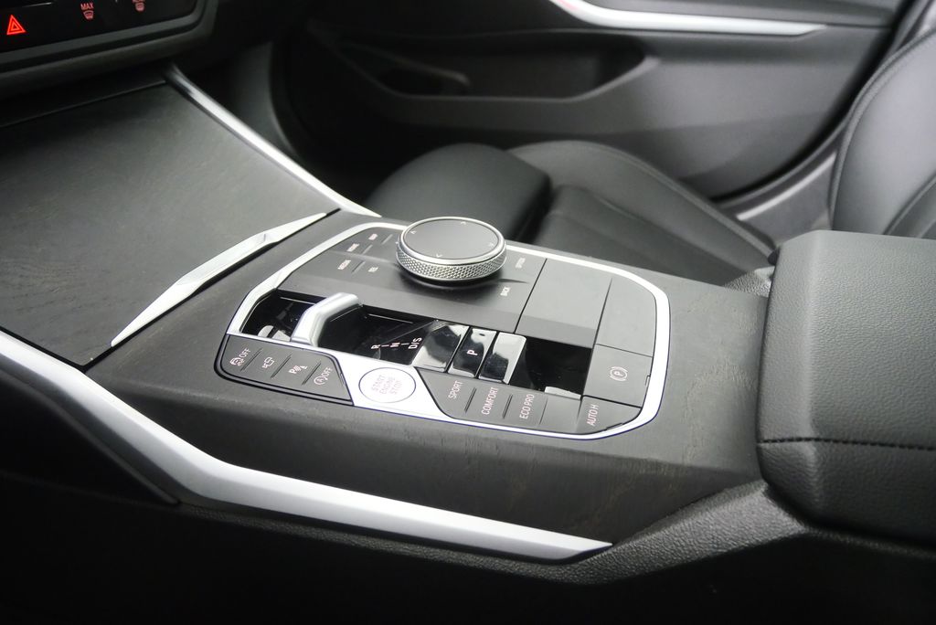 Thumbnail: 2024 BMW 3 Series - 25