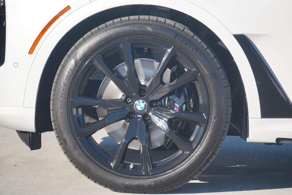 Thumbnail: 2026 BMW X7 - 5