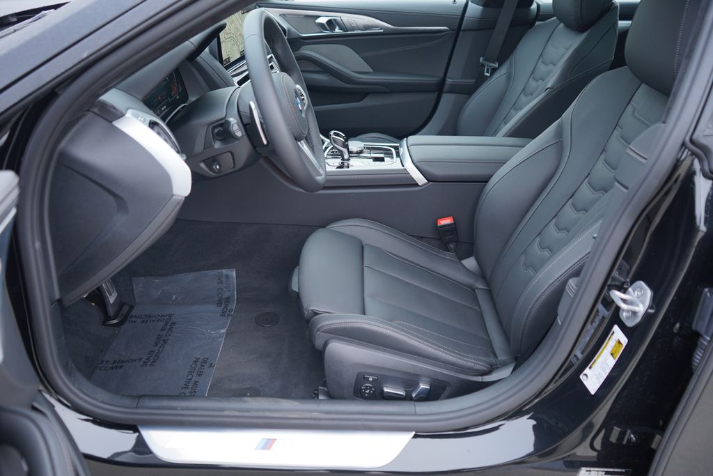 Thumbnail: 2026 BMW 8 Series - 11