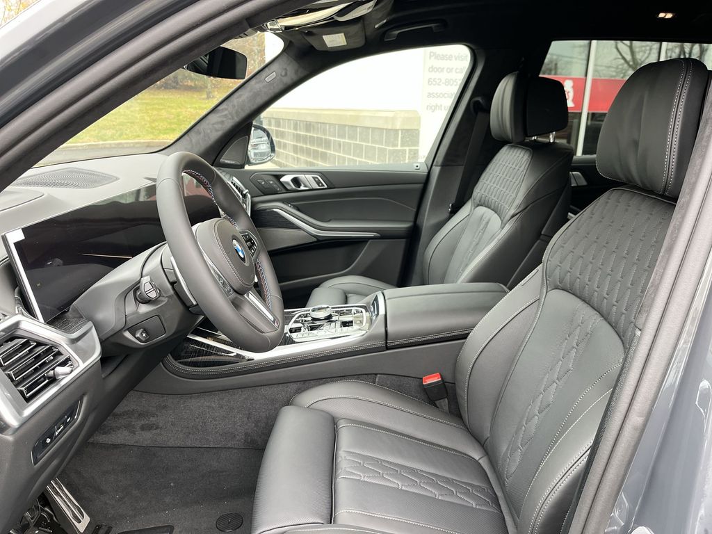 Thumbnail: 2026 BMW X7 - 11