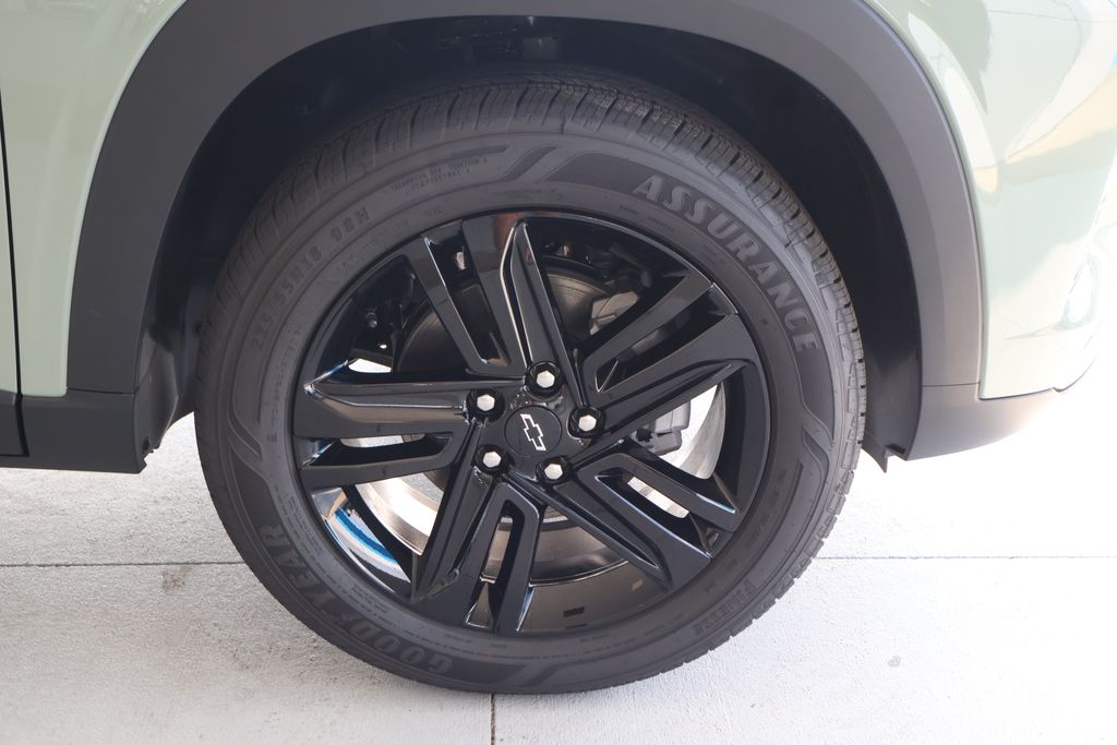 Thumbnail: 2025 Chevrolet Trax - 11