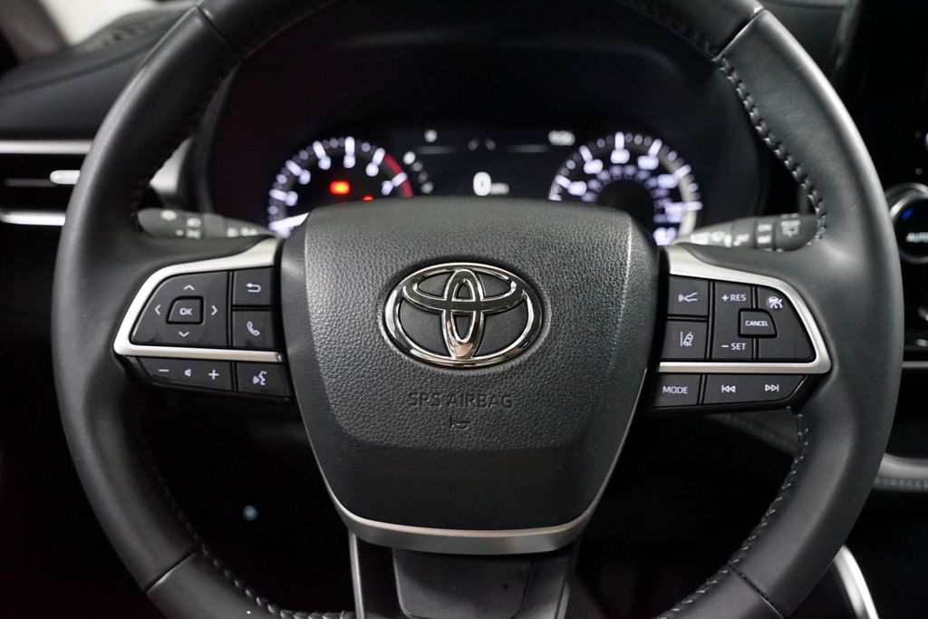 Thumbnail: 2024 Toyota Highlander - 12