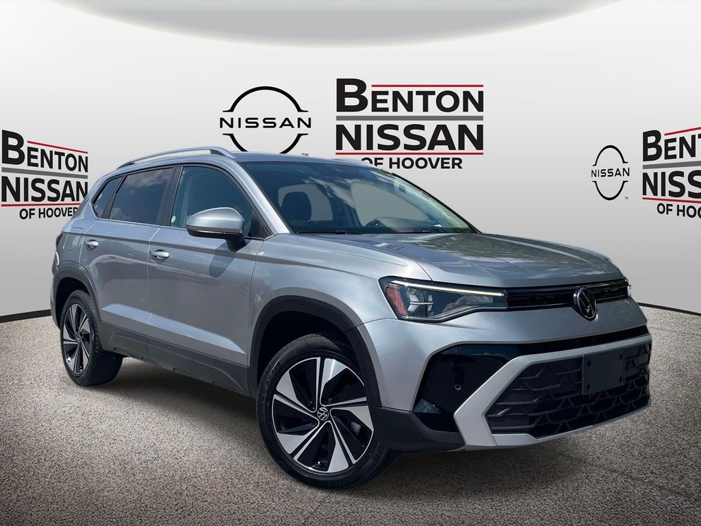 2025 Volkswagen Taos SE 4Motion