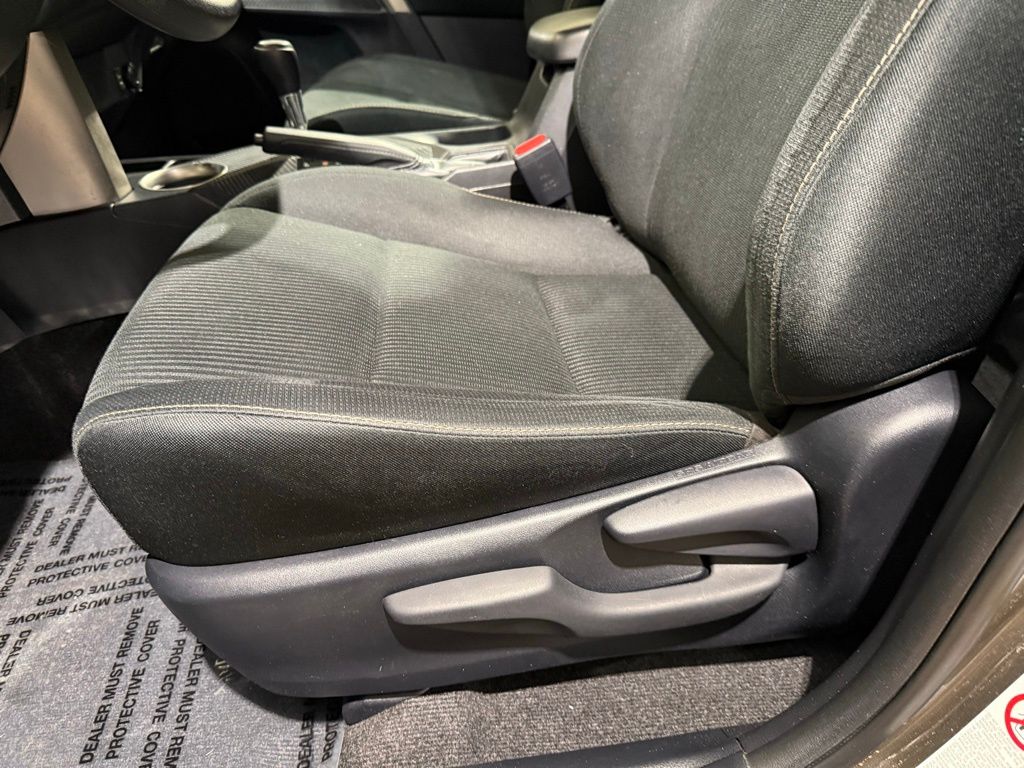 Thumbnail: 2015 Toyota RAV4 - 14