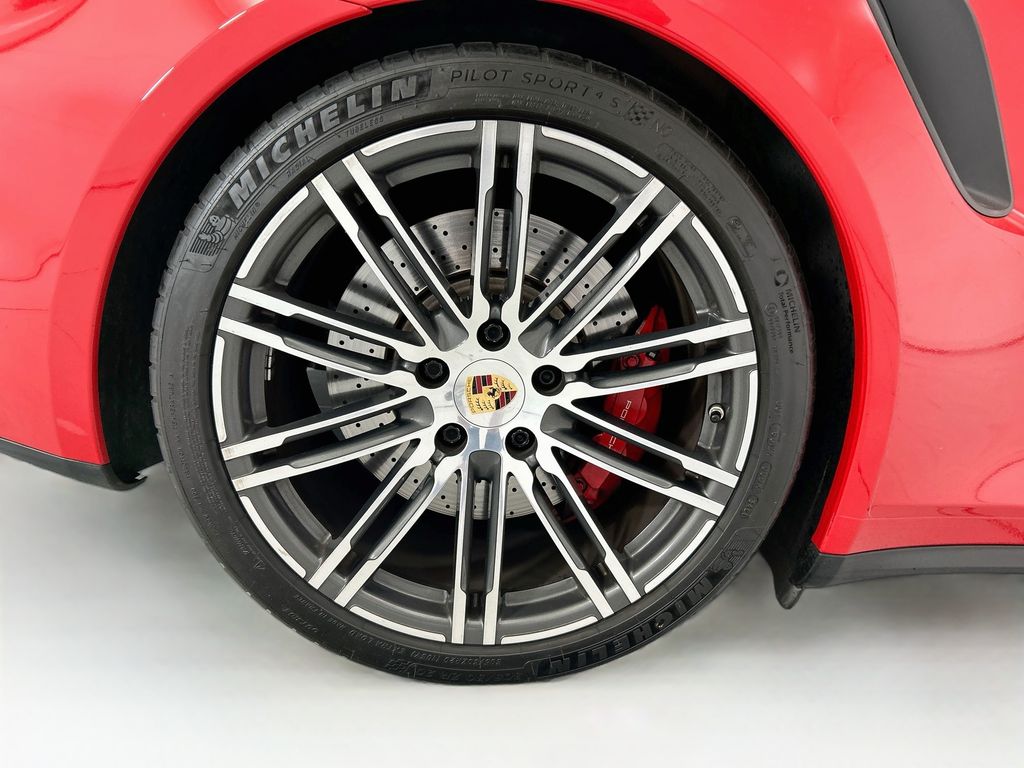 Thumbnail: 2014 Porsche 911 - 29