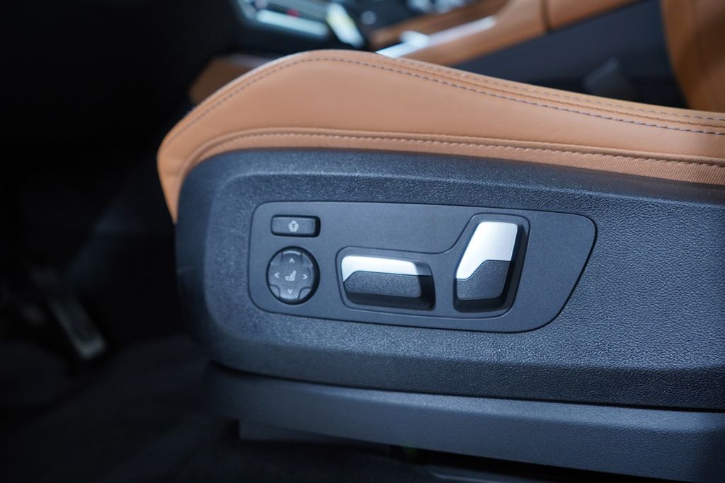 Thumbnail: 2026 BMW X5 - 8