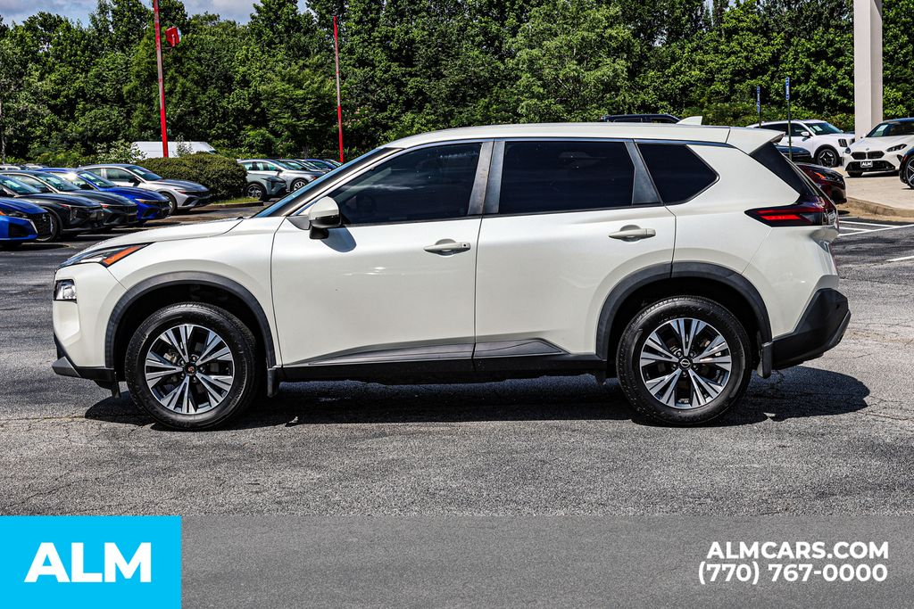 Used 2022 White Nissan SV image 9