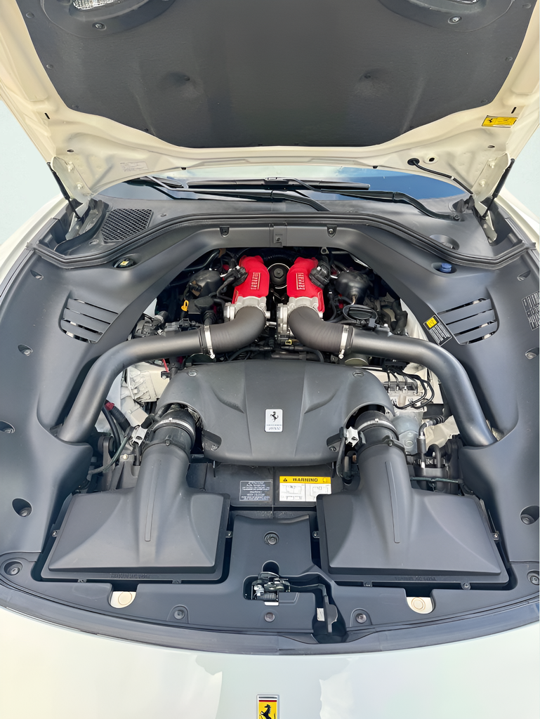 Bianco Avus 2015 Ferrari California T Convertible Rear-Wheel Drive 7-Speed Manual