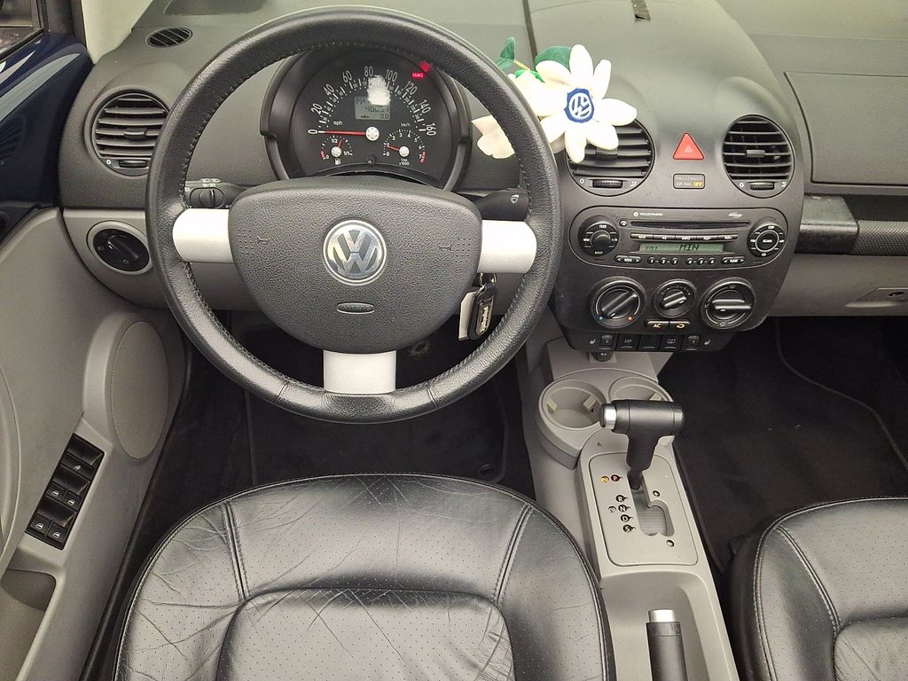 Thumbnail: 2004 Volkswagen Beetle - 13