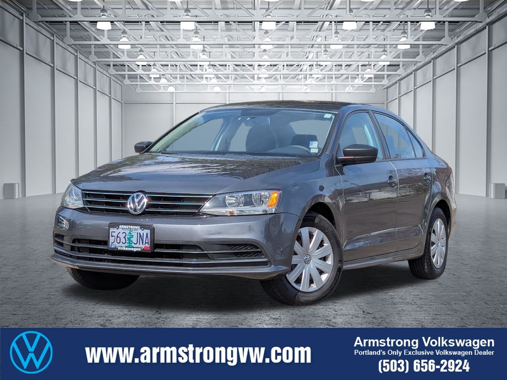 Platinum Gray Metallic 2015 Volkswagen Jetta S Sedan Front-Wheel Drive 5-Speed Manual