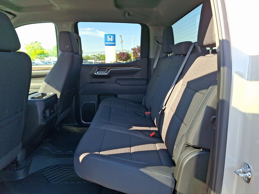 Thumbnail: 2026 Chevrolet Silverado 1500 - 6