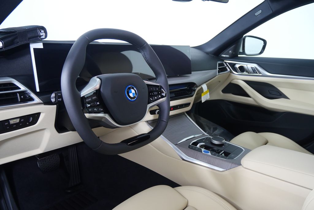 Thumbnail: 2025 BMW i4 - 14