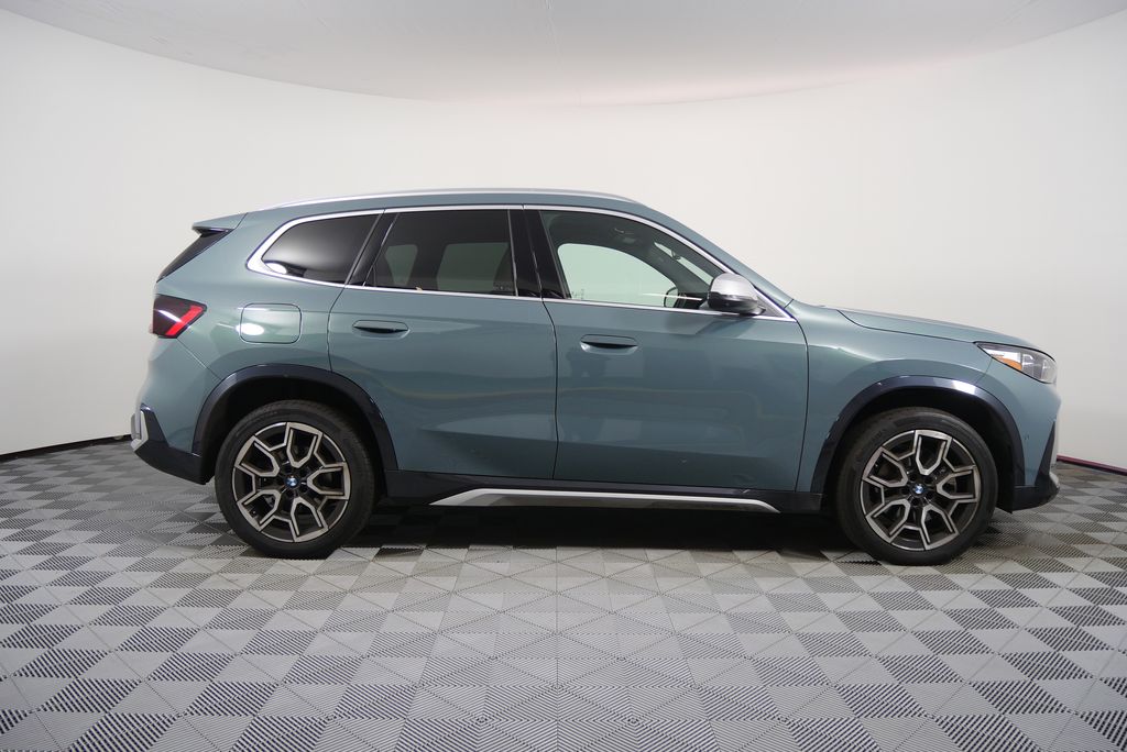 Thumbnail: 2023 BMW X1 - 2