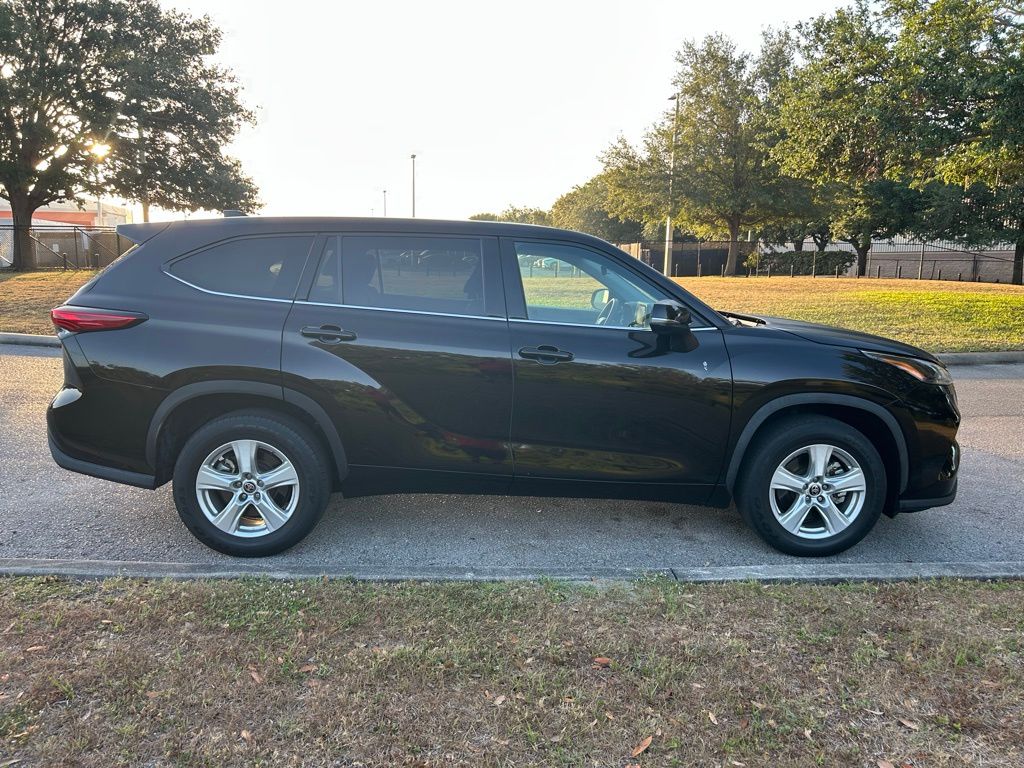 2022 Toyota Highlander L 6