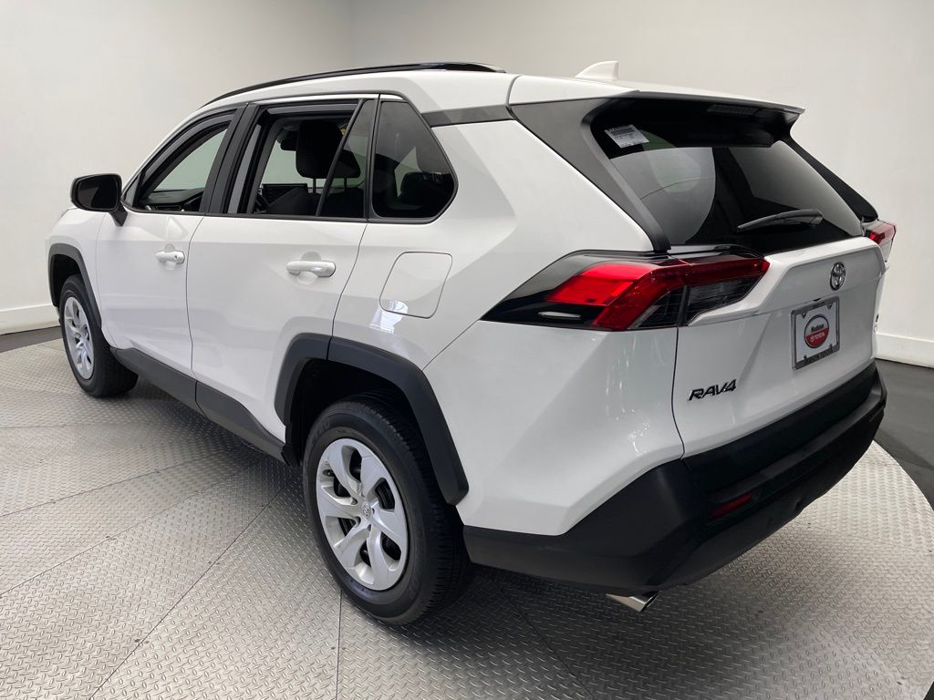 2020 Toyota RAV4 LE 7