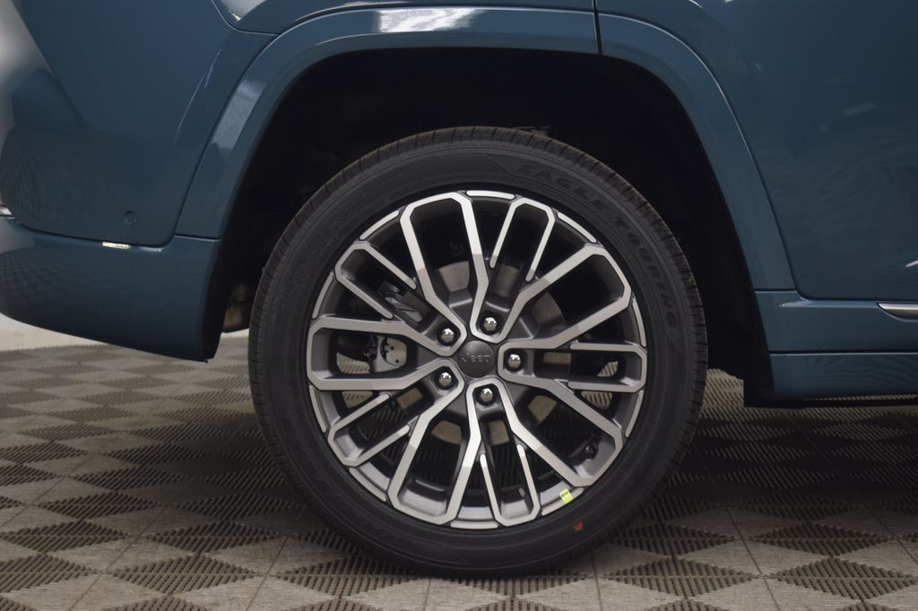 new 2026 Jeep Grand Cherokee car, priced at $58,046