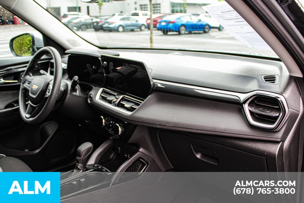 Used 2025 Gray Chevrolet LT image 22