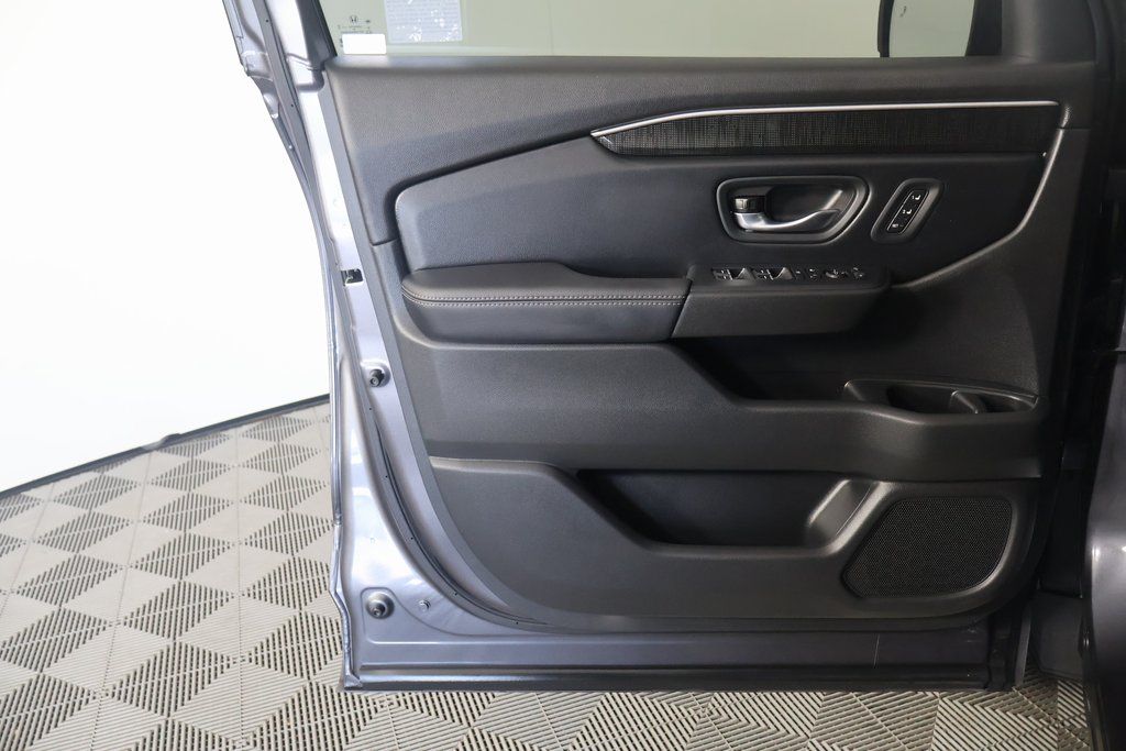 Thumbnail: 2023 Honda Pilot - 12