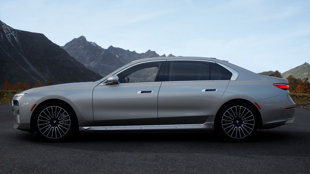 Thumbnail: 2025 BMW i7 - 31