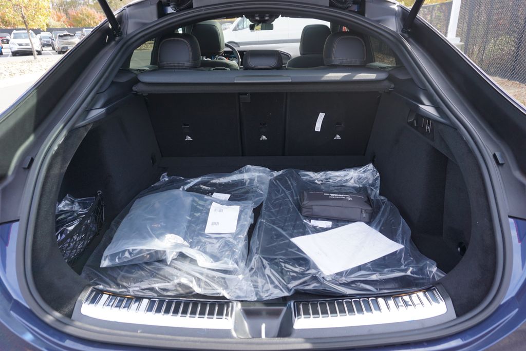 Thumbnail: 2026 Mercedes-Benz GLE - 18