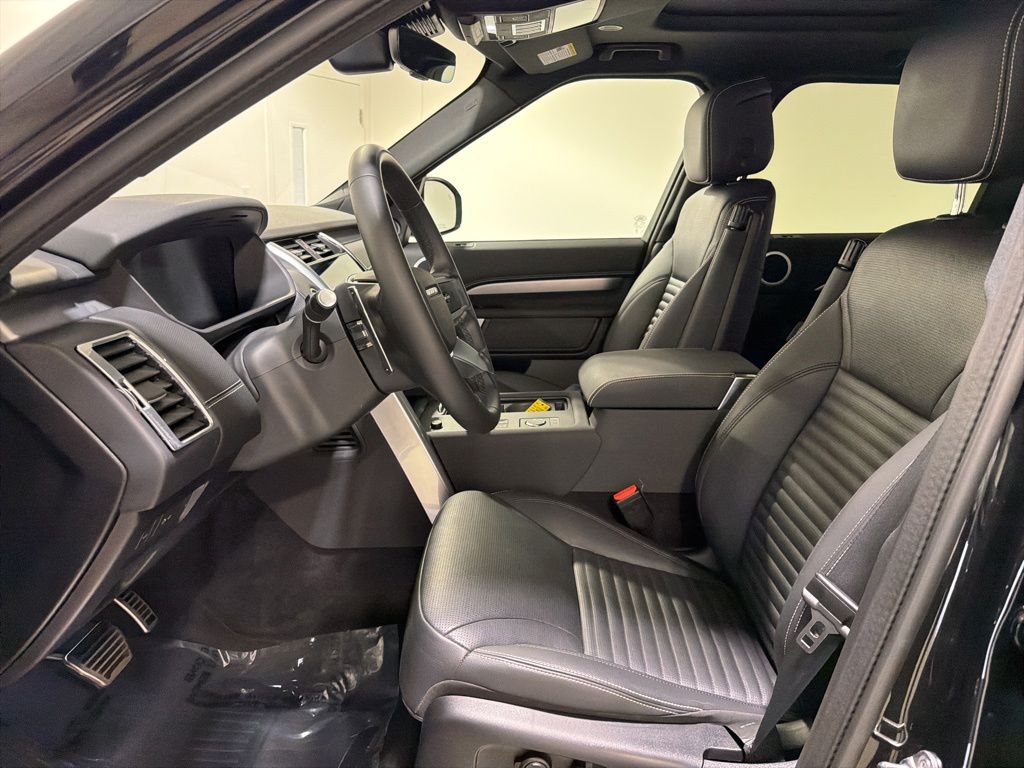 Certified Used 2025 Black Land Rover Dynamic SE image 11