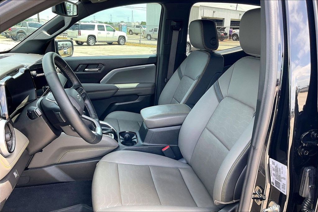 Used 2025 Chevrolet Colorado ZR2 4D Crew Cab