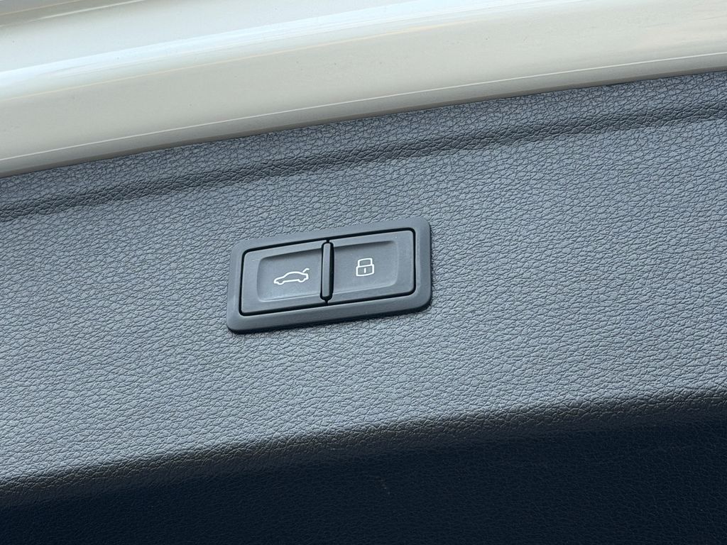 Thumbnail: 2021 Audi Q5 - 13
