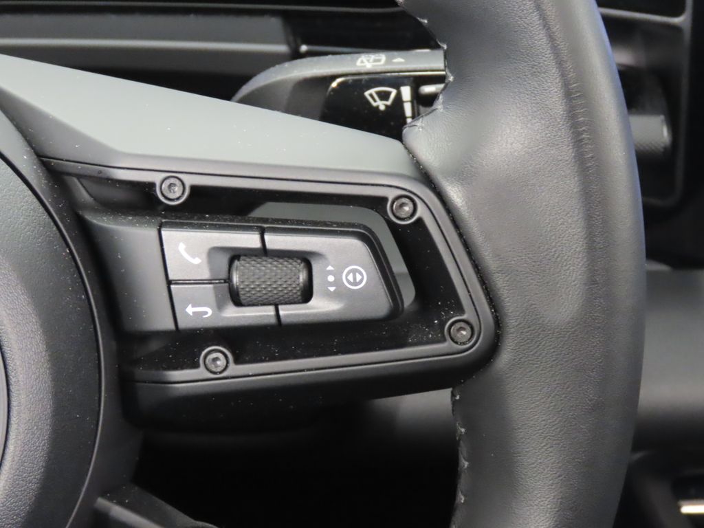 Thumbnail: 2024 Porsche Macan - 21