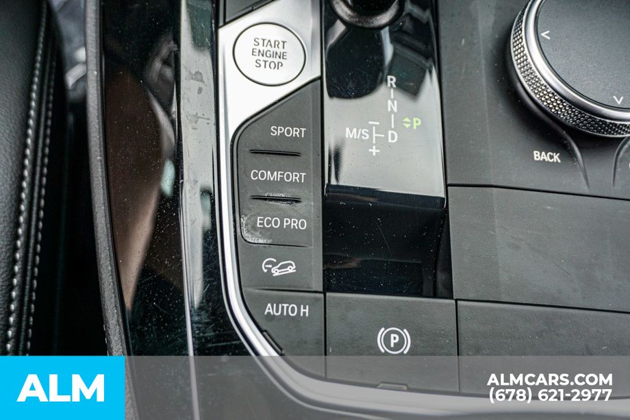 Used 2025 Black BMW xDrive30i image 44