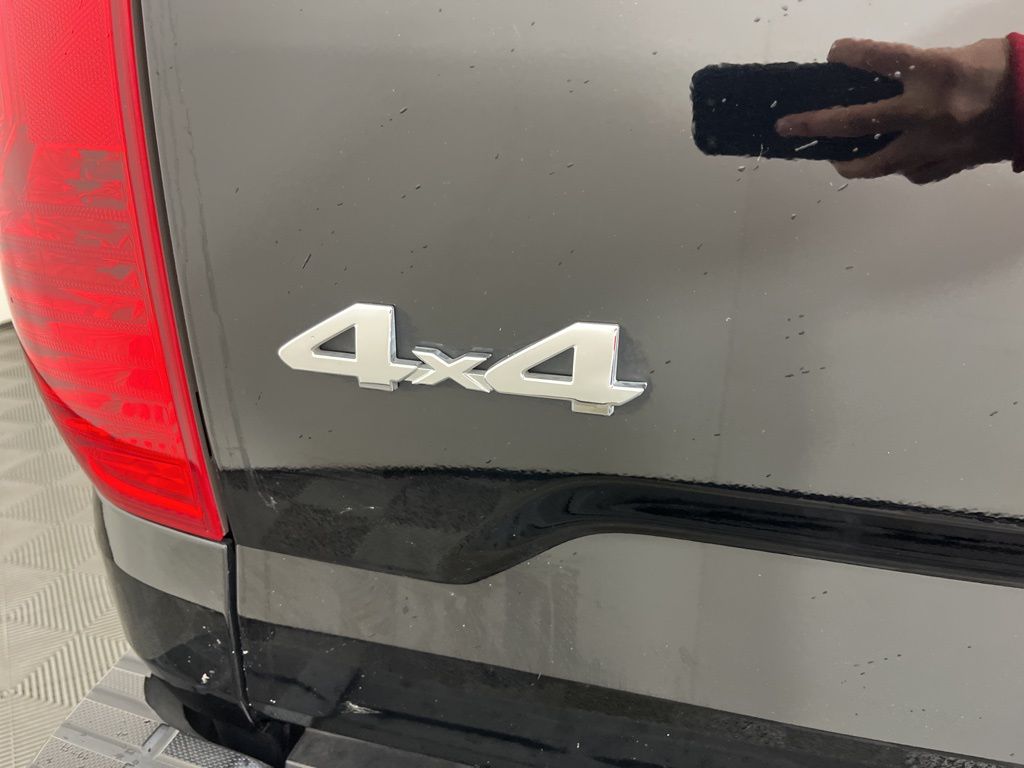 Thumbnail: 2020 Toyota Tundra - 11