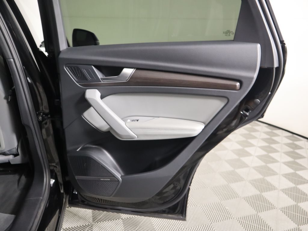 Thumbnail: 2022 Audi Q5 - 28