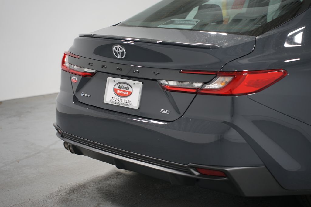 2025 Toyota Camry SE 9