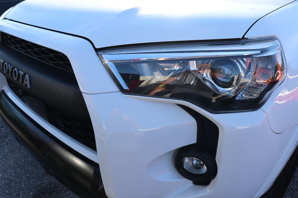 Thumbnail: 2022 Toyota 4Runner - 3